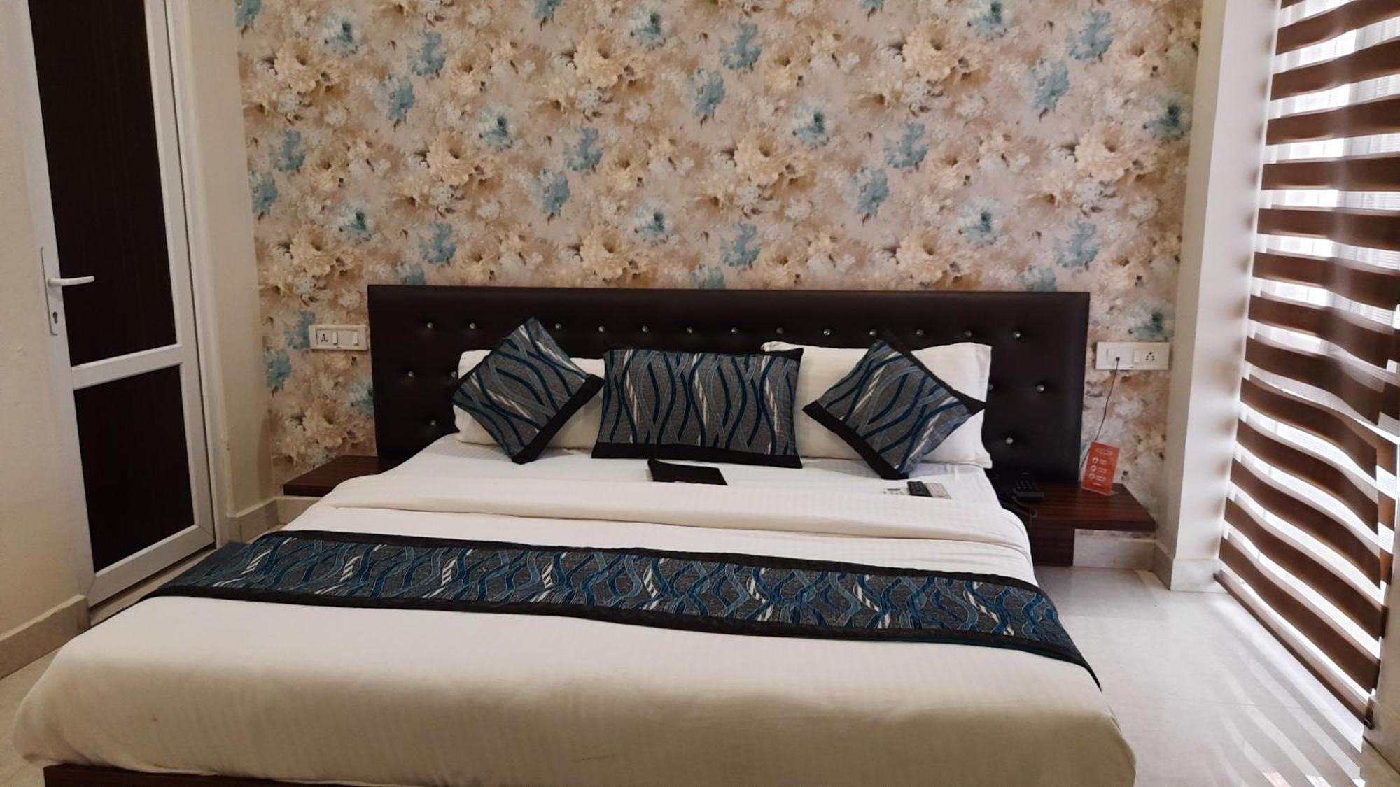 Hotel Ventures Inn Amritsar Room photo